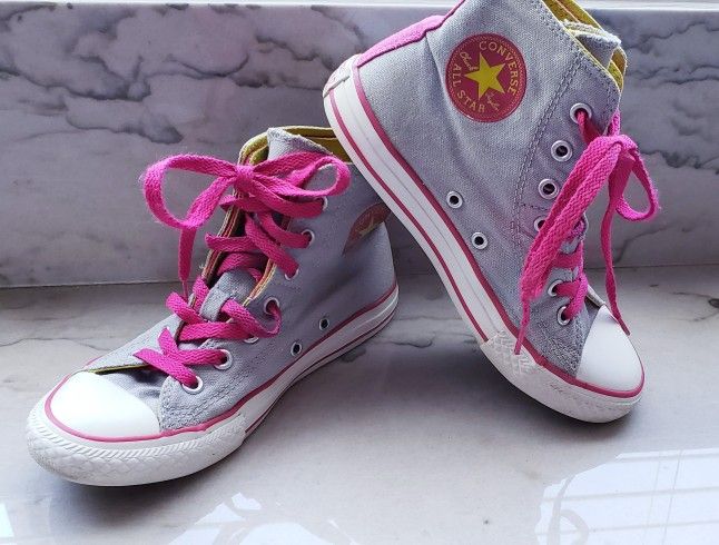 Girls Converse Size 2