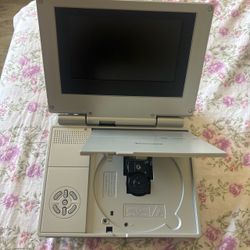 Portable dvd player