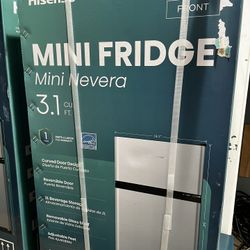 Mini Frigde Hisense 3.1 Cu Ft In Stainless Steel 