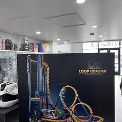 Brand new LEGO Icons- Loop Coaster (10303) Functional Roller Coaster Model - New In Box