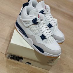 100% AUTHENTIC DS NEW JORDAN 4 NAVY SB