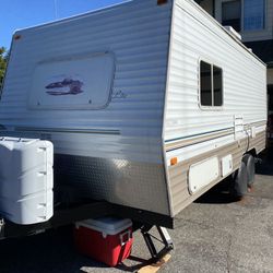 21’ Travel Trailer RV
