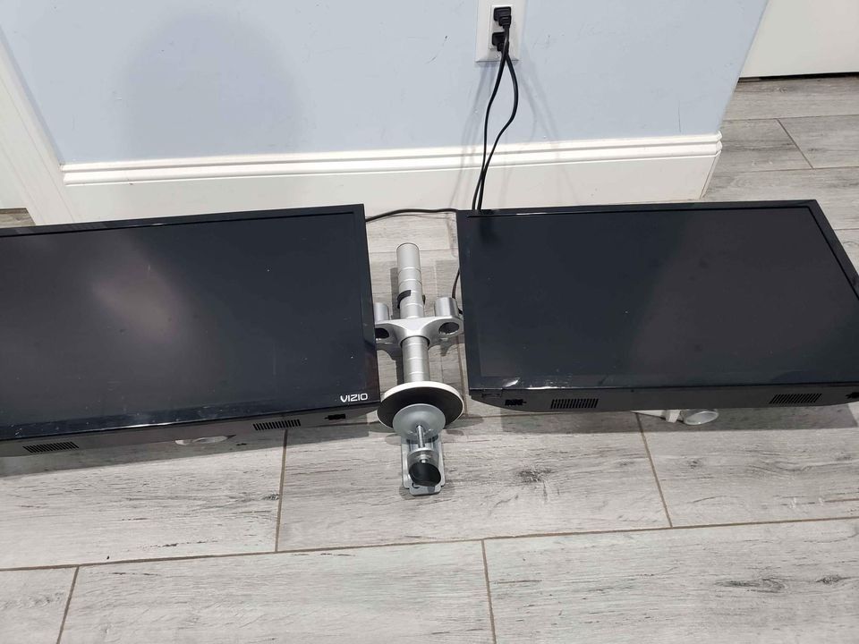 Dual Monitor With Stand 