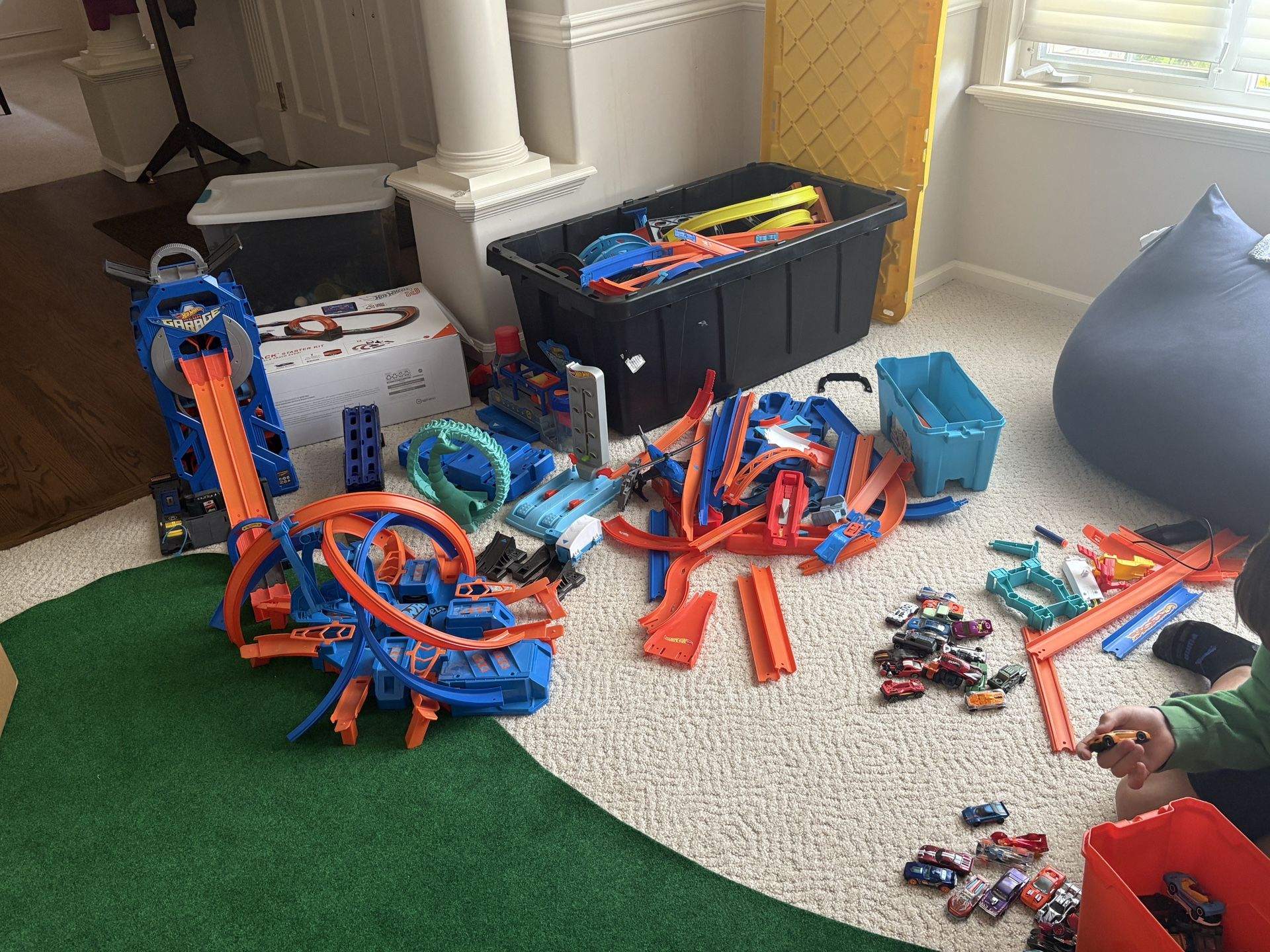Hot Wheels. Tons Of Tracks, Cars, Smart track, Car wash, And More