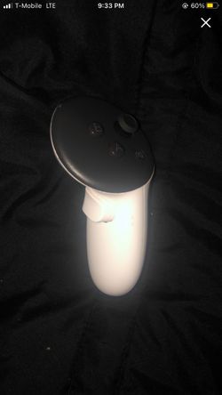 Both oculus meta 3 controllers
