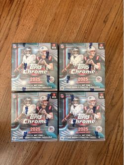 Topps Chrome 2025 Football Mega Box