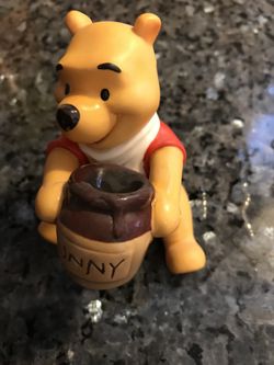 Winnie The Pooh Porcelain Figurine Walt Disney Classic Collection