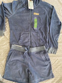 Yoga jacket and jogguer plants