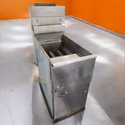 Pitco Deep Fryer WORKS Natural Gas 45lbs Restaurant Commercial with Baskets and Gas Hose Included 