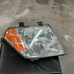 Nissan frontier Headlight Right 2015 To 2021 