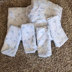 Sheet Set With 4 Pillow Cases