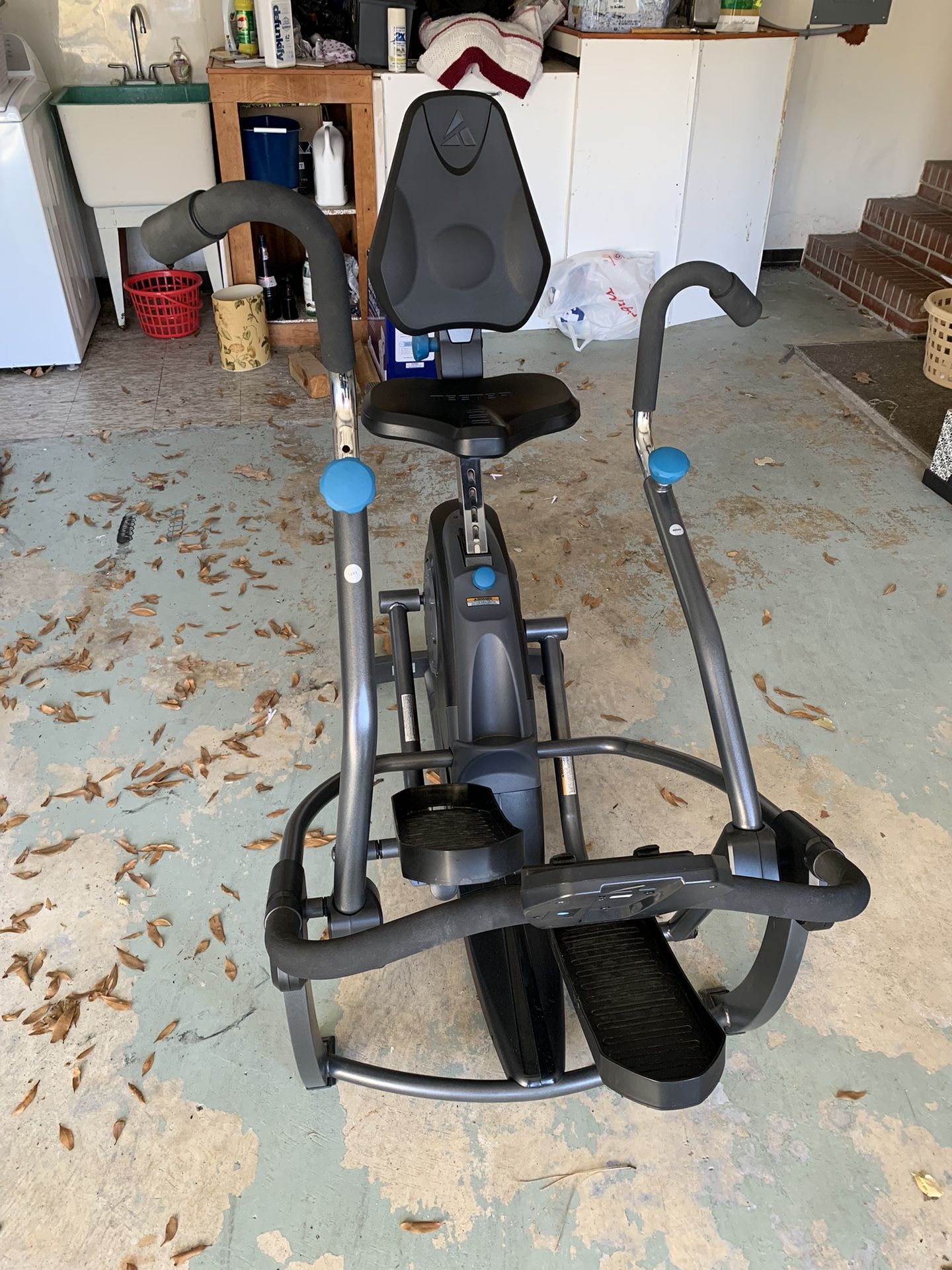 Seated elliptical