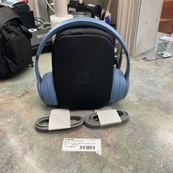 Beats Solo 4 Bluetooth Headphones W/ Charging Cord, Auxiliary Cord & Case 
