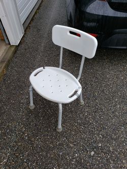 Shower seat with removable back