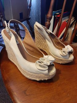 Beige Wedge Summer shoes size 9