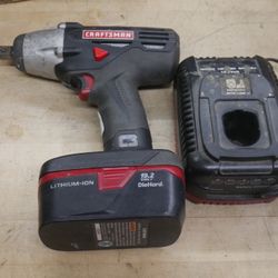 Craftsman impact wrench 19.2v CS1431 with battery and charger pre owned 883438-1 