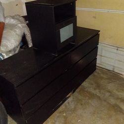 Dresser & Niqht Stand