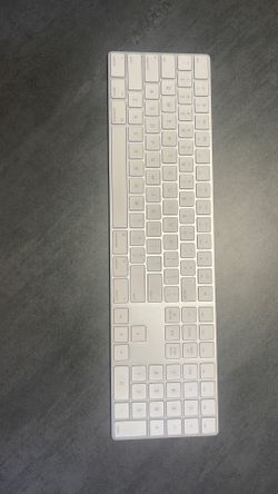 APPLE KEYBOARD