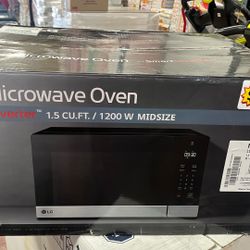 LG NeoChef 1.5 cu. ft. 1100-Watt Countertop Microwave in Stainless Steel with Smart Inverter