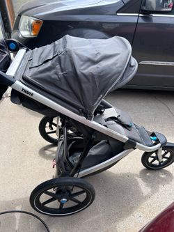 2020 Thule Urban Glide and Bassinet