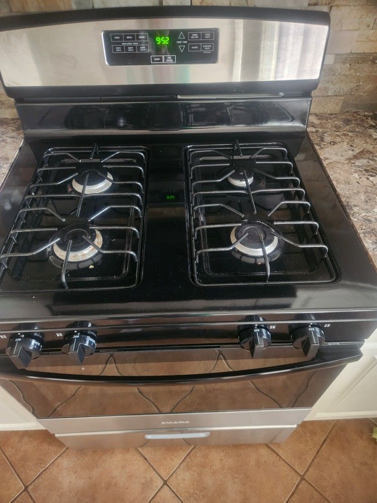 Amana 4 Burner Stove