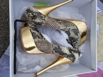 Macy's Steve Madden Gold Platform Snakeskin Stiletto Heels, Size 6