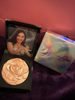 MAC X SLENA La Reina Special Edition