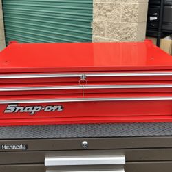 Title Snap-on KRA-429F   Three drawer  intermediate tool box.