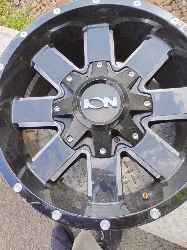 Black Wheel By Ion