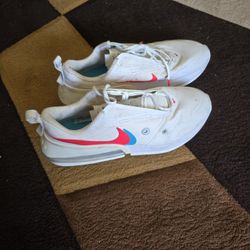 Nike shoes for sale size 9.5