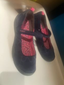 New Shoes Girls size 5