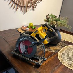 DeWalt 60v Skilsaw 6 1/2 Tool Only $160 Firme Precio 