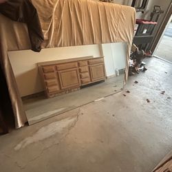 Bathroom vanities and Mirror