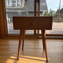 Mid-Century Walnut Bedside Table – Compact & Handcrafted