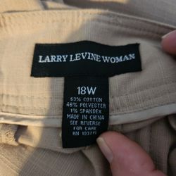Larry Levine Woman capri slacks