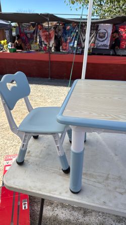 Kids Table 2 Chairs