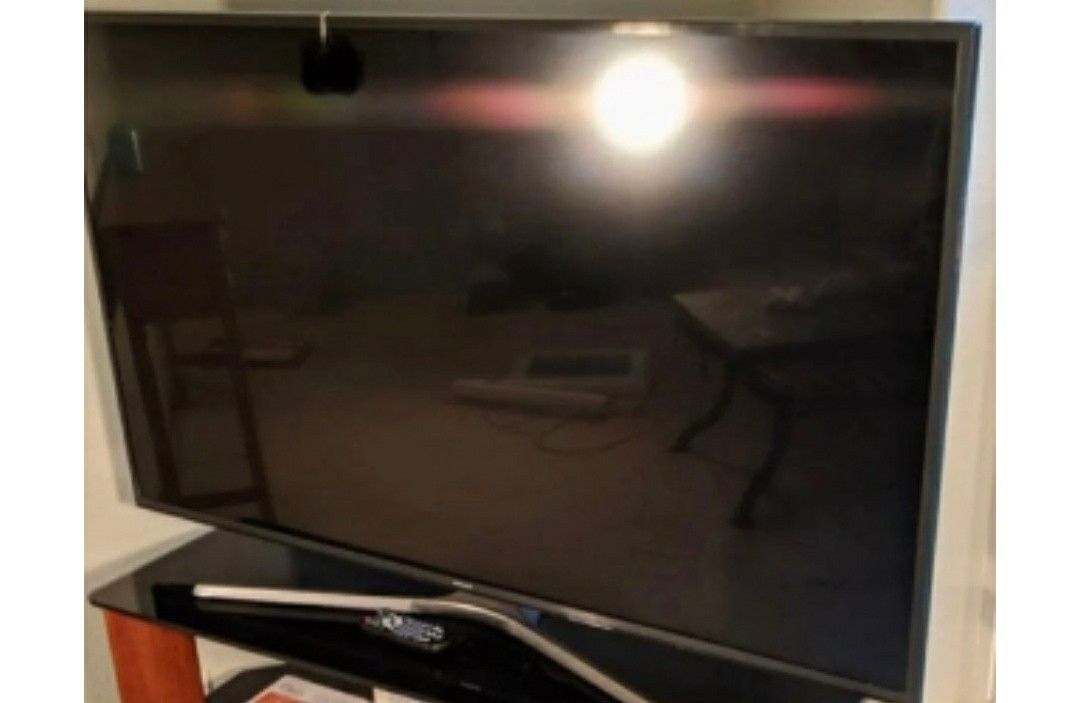 SUNSUNG FLAT SCREEN TELEVISION