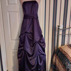 Long Purple Dress Gown. Size 6. Organically Dry Cleaned. (Best offer)