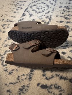 Little kids Birkenstock sandals - 8-8.5c (26)