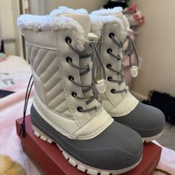 Size 13 kids snow boots