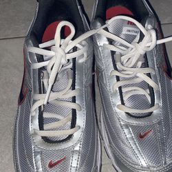 Nikes 9.5