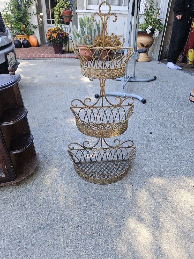 Cute Little Iron Shelving