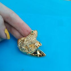 Brooch
