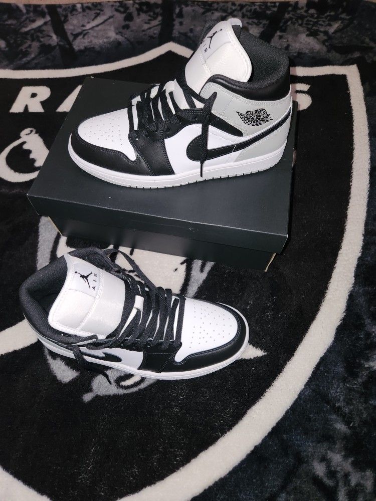 Jordan Mens AJ 1 Mid - Basketball Shoes Light Smoke Grey/Black/White Size 10