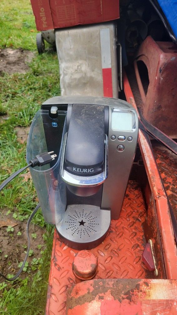 Keurig Machine. Missing Plastic Lid For Water Tank.  $7 Part On Amazon