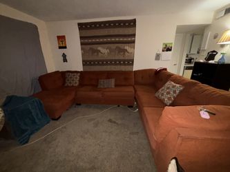 Sectional With Pullout Bed