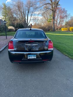 2018 Chrysler 300 touring, black inside and outside
