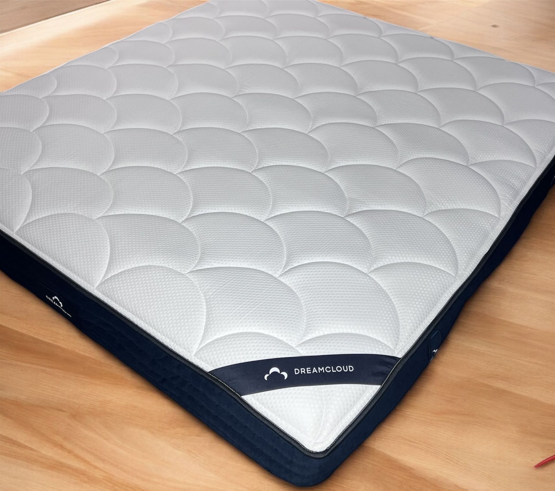KING Mattress DreamCloud Hybrid Immaculate Condition ! Never Used , Open Box