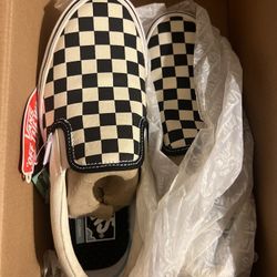 BLACK & WHITE CHECKERBOARD VANS