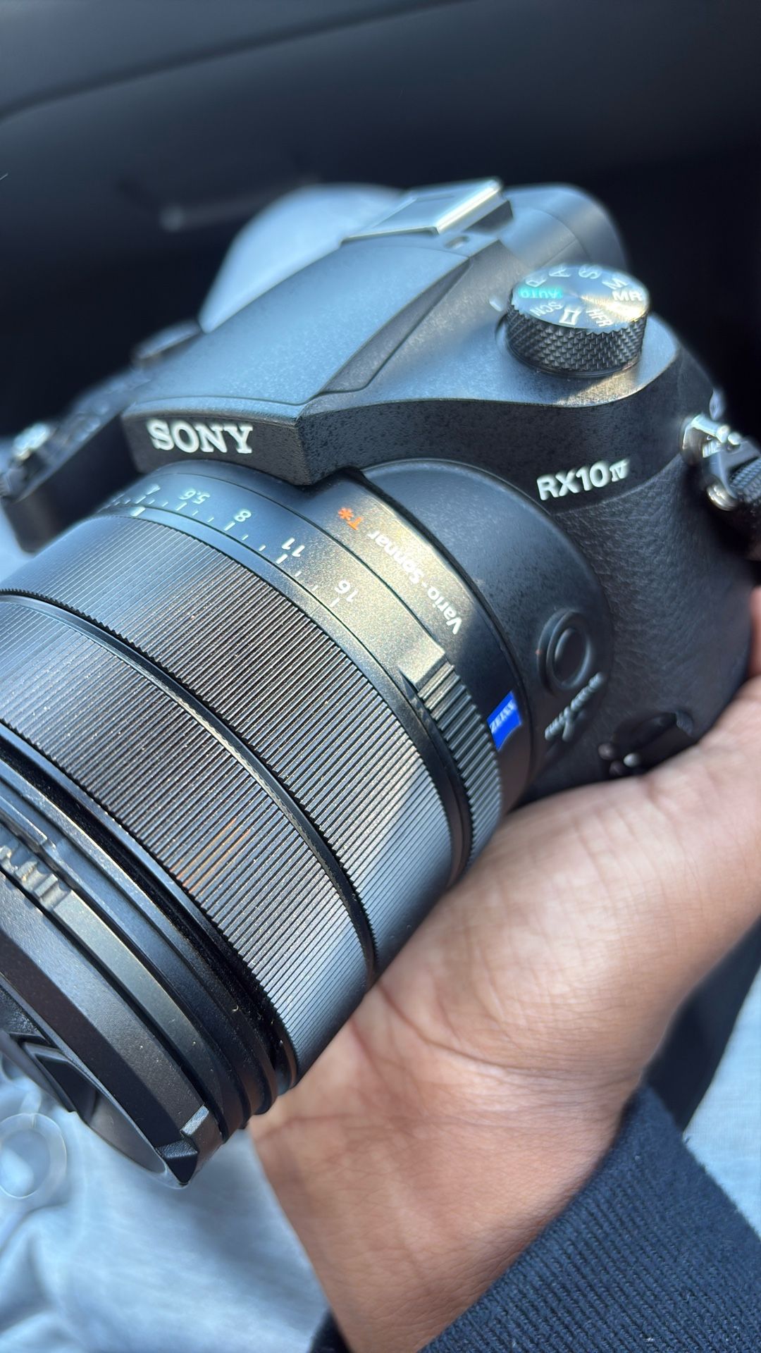 Sony Rx10 Iv For Sale. 1300$ Like New.